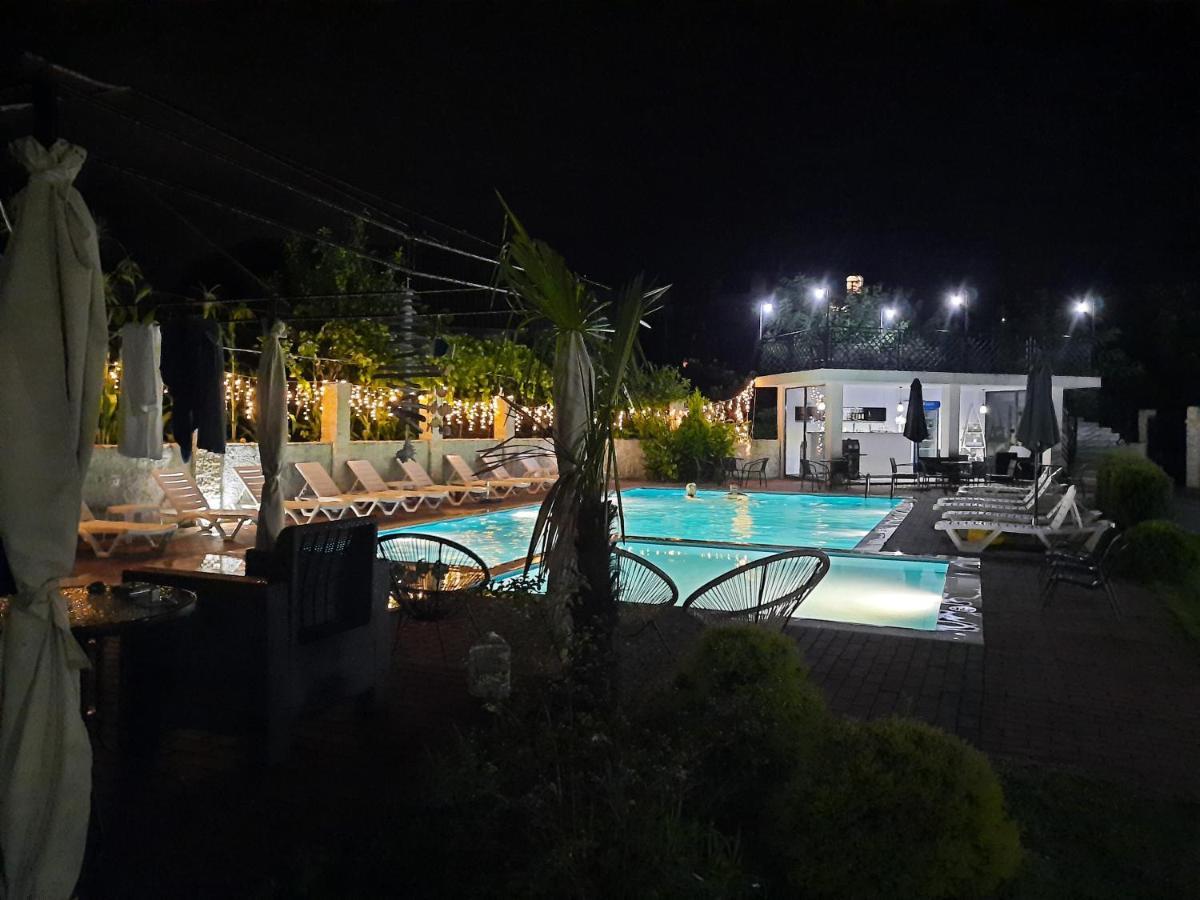 Hotel New House Kobuleti Exterior foto