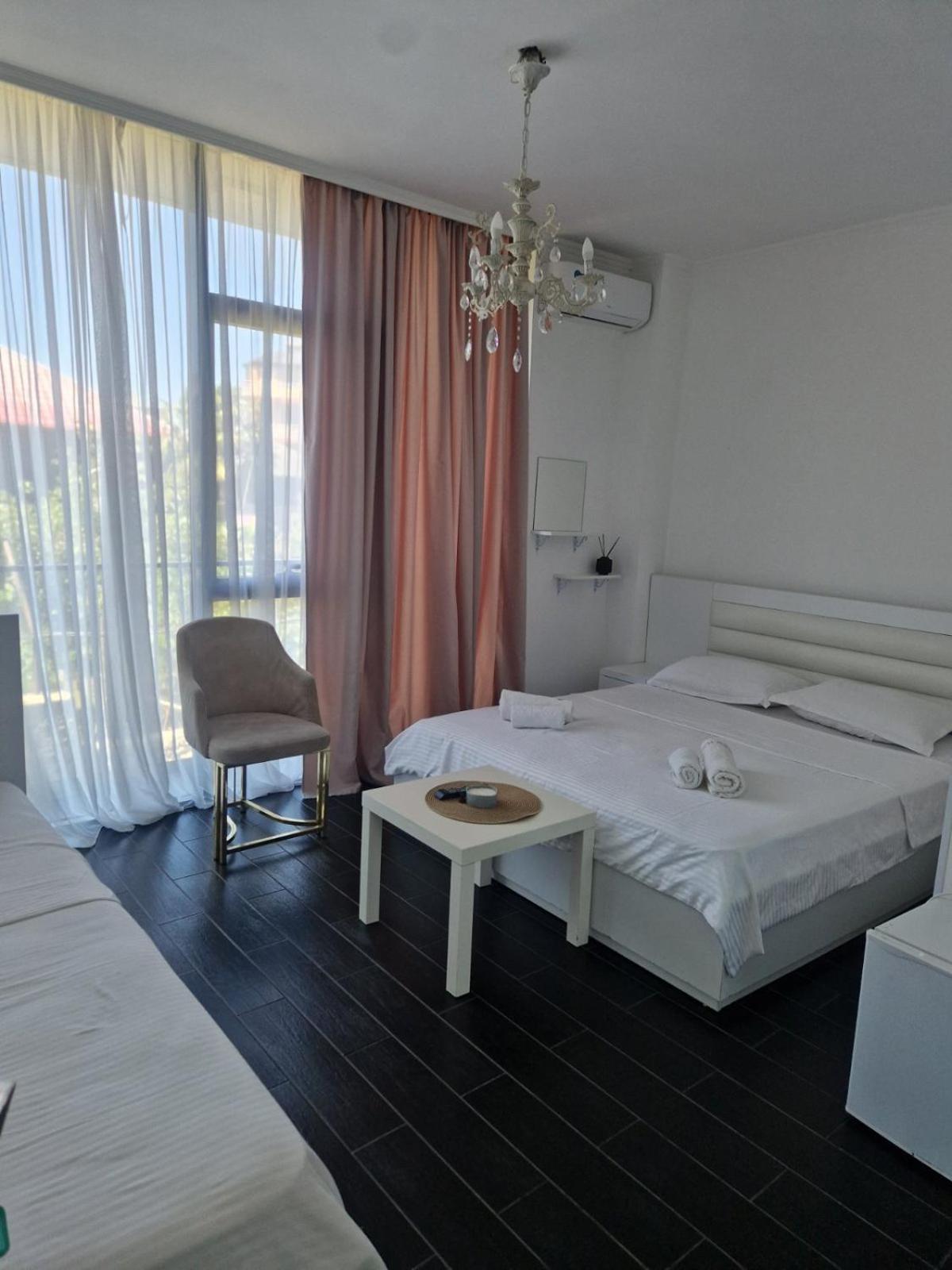 Hotel New House Kobuleti Exterior foto