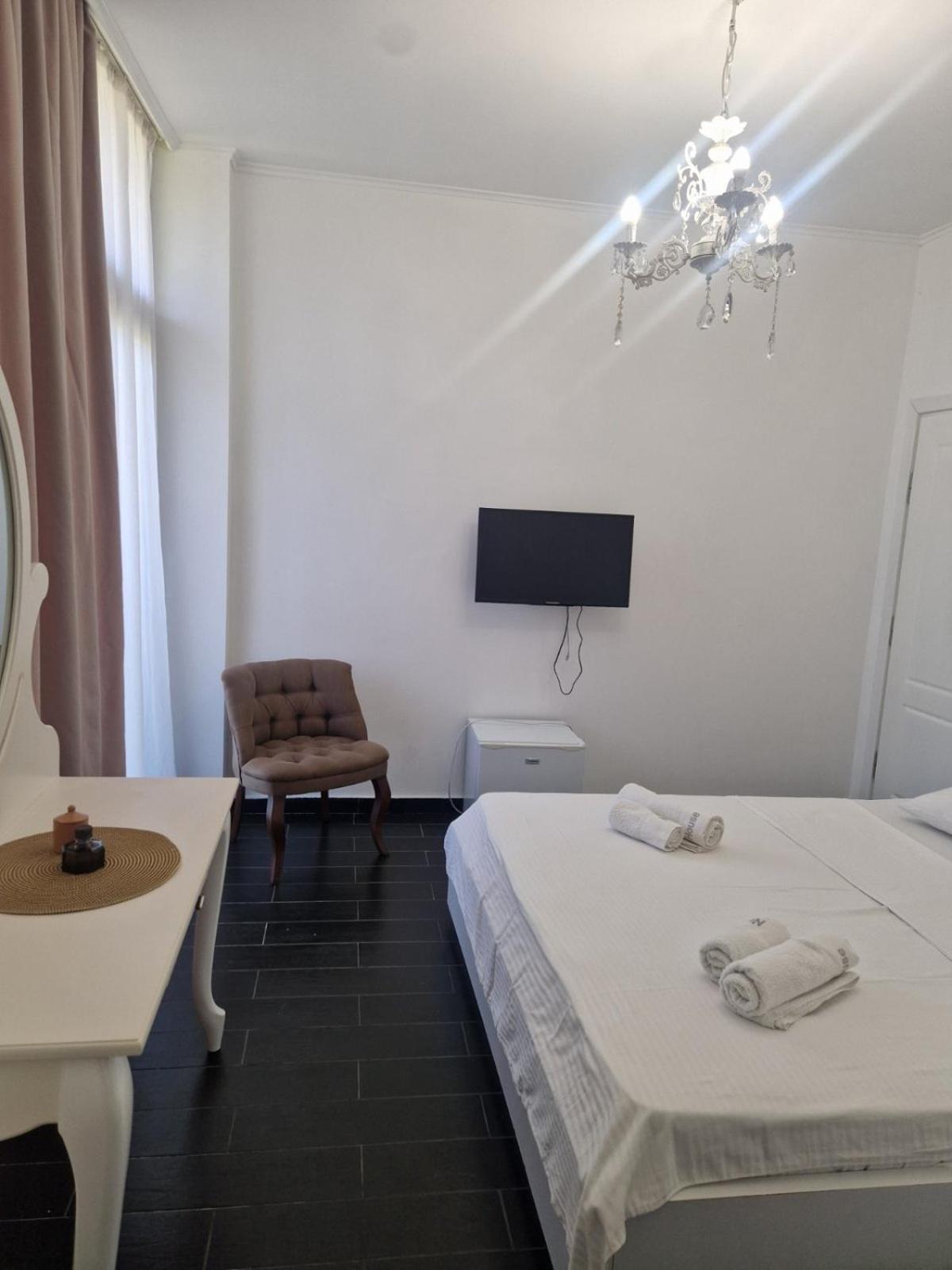 Hotel New House Kobuleti Exterior foto